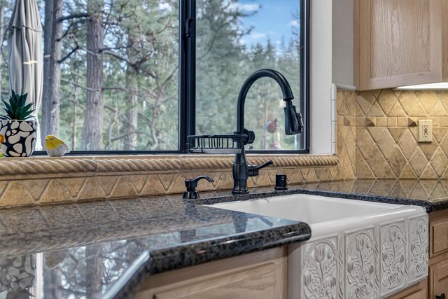 1914 War Hawk Way, Arnold, CA 95223
