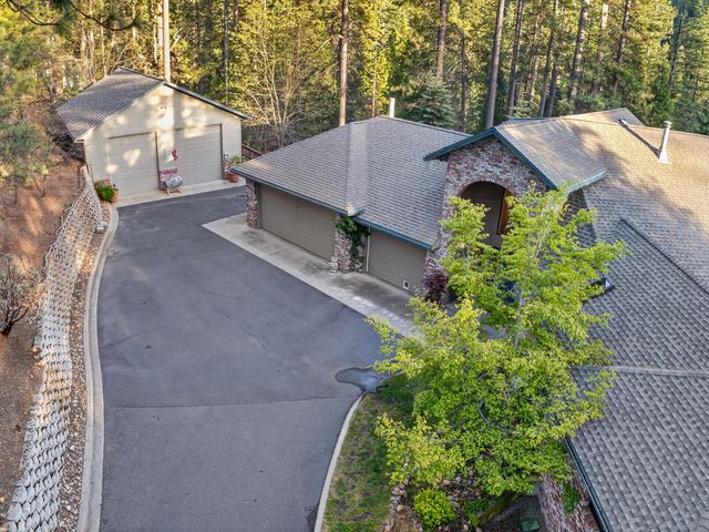 1914 War Hawk Way, Arnold, CA 95223