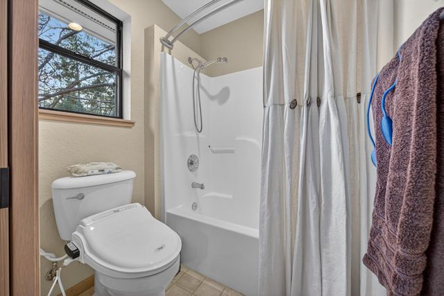 1914 War Hawk Way, Arnold, CA 95223