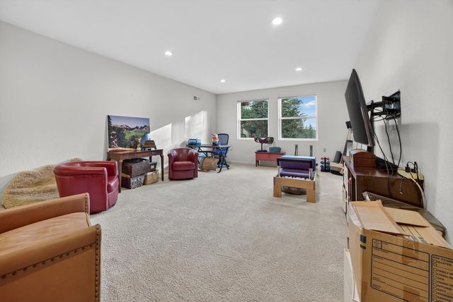 1914 War Hawk Way, Arnold, CA 95223