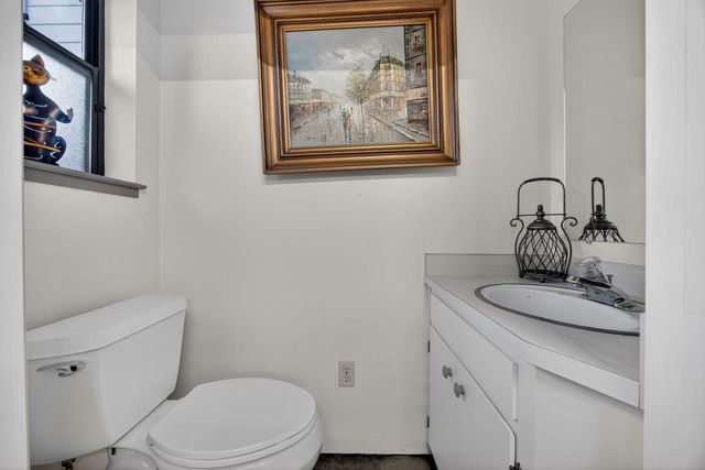 1914 War Hawk Way, Arnold, CA 95223