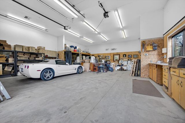 1914 War Hawk Way, Arnold, CA 95223