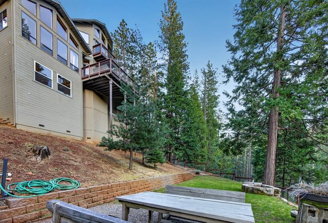 1914 War Hawk Way, Arnold, CA 95223