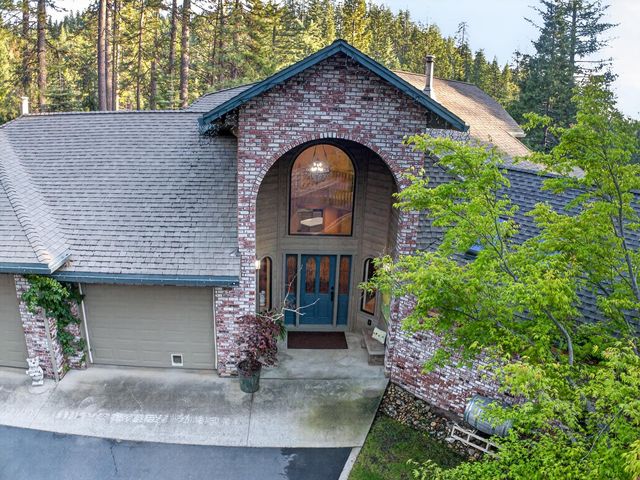 1914 War Hawk Way, Arnold, CA 95223