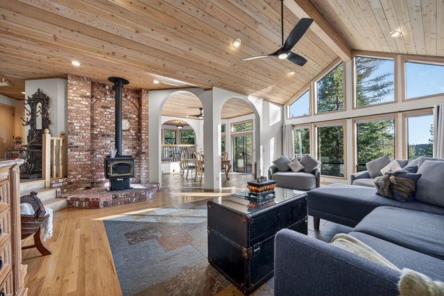 1914 War Hawk Way, Arnold, CA 95223