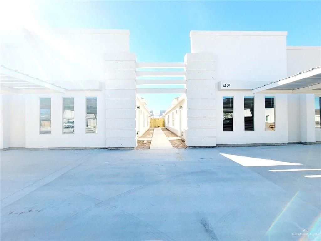 1307 Petri Drive 3, Weslaco, TX 78599