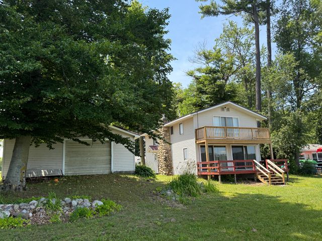 141 S Beechwood Drive SW, Stanton, MI 48888