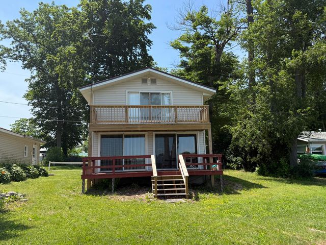 141 S Beechwood Drive SW, Stanton, MI 48888