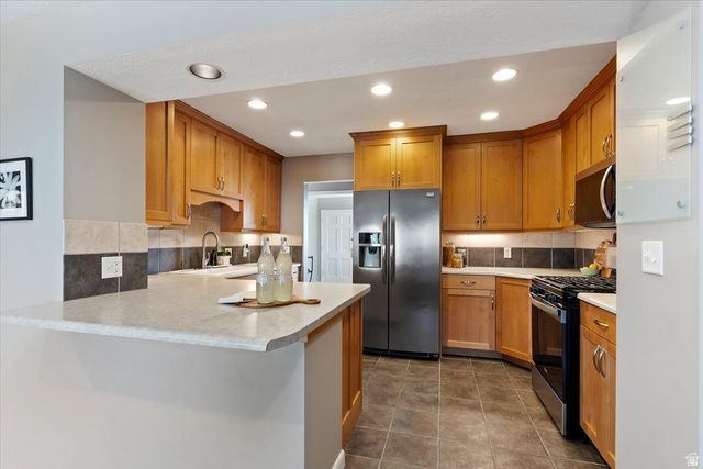 2841 E LOUISE AVE, Millcreek, UT 84109