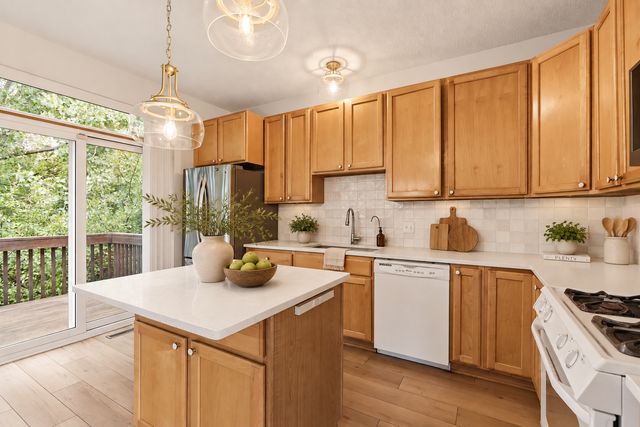 3936 Everest Lane N, Plymouth, MN 55446