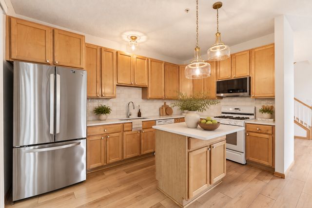 3936 Everest Lane N, Plymouth, MN 55446