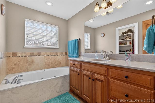 919 Terri Drive, Bartlesville, OK 74006