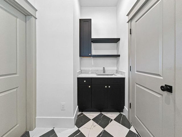 1607 GRAY STREET S, Gulfport, FL 33707