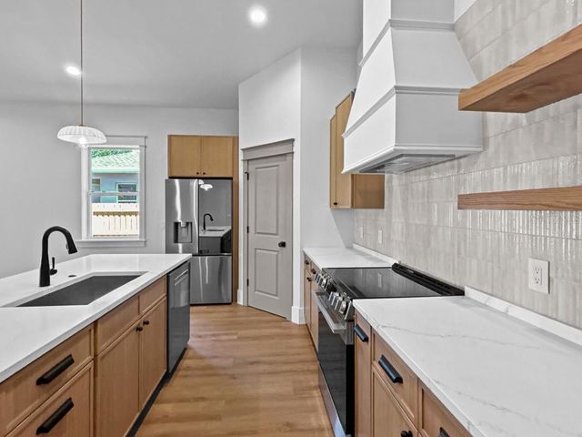 1607 GRAY STREET S, Gulfport, FL 33707