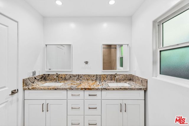 17623 Burbank Boulevard, Encino (los Angeles), CA 91316