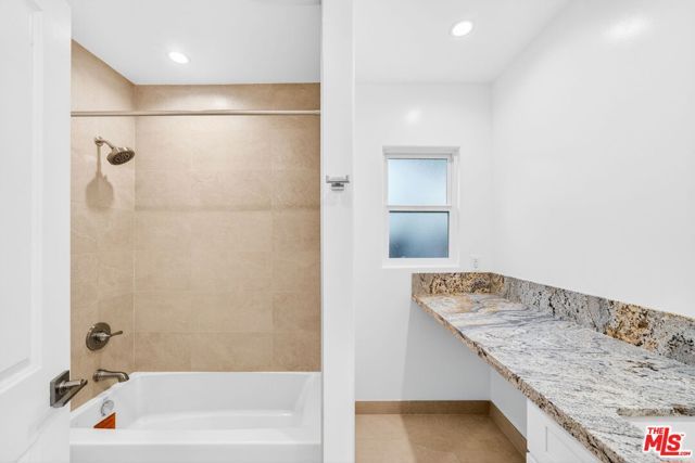 17623 Burbank Boulevard, Encino (los Angeles), CA 91316