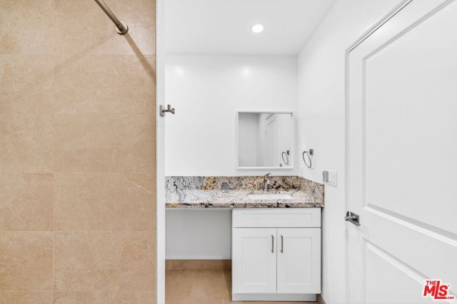 17623 Burbank Boulevard, Encino (los Angeles), CA 91316