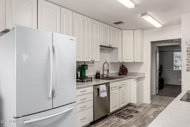 7552 E ELENA Circle, Mesa, AZ 85208