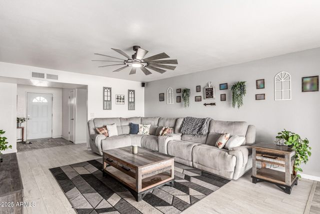 7552 E ELENA Circle, Mesa, AZ 85208