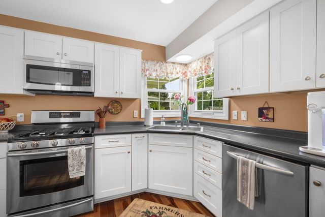 5234 Roberts DRIVE, Greendale, WI 53129