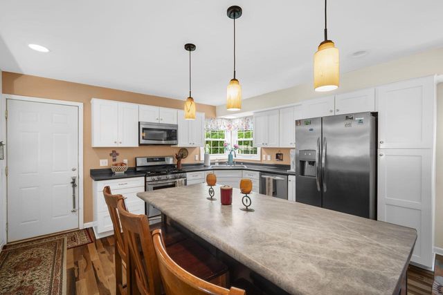 5234 Roberts DRIVE, Greendale, WI 53129