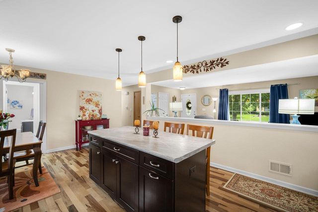 5234 Roberts DRIVE, Greendale, WI 53129