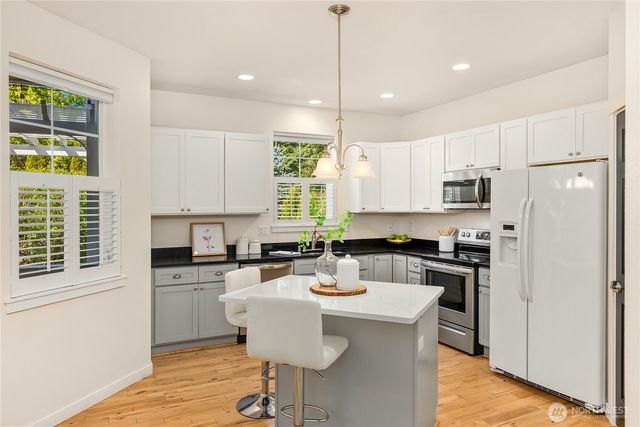 20367 Fortune Place NE, Poulsbo, WA 98370