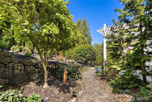 20367 Fortune Place NE, Poulsbo, WA 98370