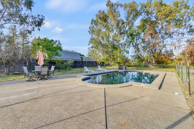 2013 Rushing River Ct, Elverta, CA 95626