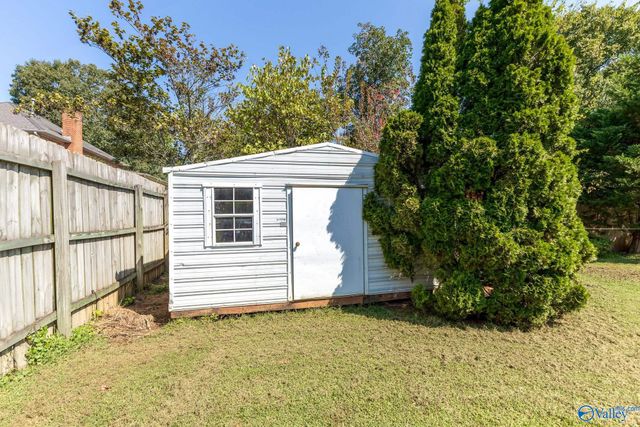 2406 Auburn Drive, Decatur, AL 35603