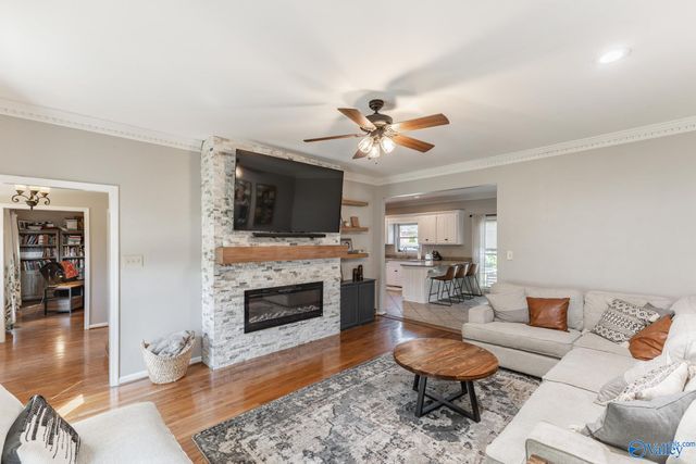 2406 Auburn Drive, Decatur, AL 35603