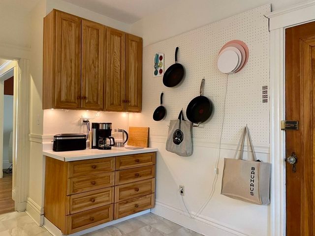 78 Stearns Rd 1, Brookline, MA 02446