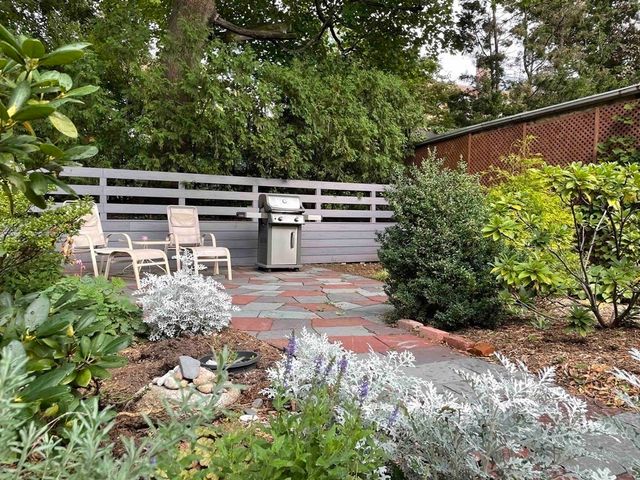 78 Stearns Rd 1, Brookline, MA 02446