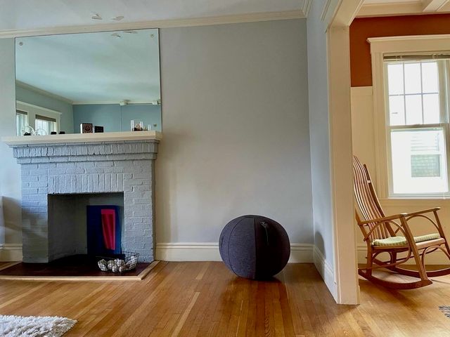78 Stearns Rd 1, Brookline, MA 02446