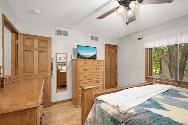 8553 Chanhassen Hills Drive S, Chanhassen, MN 55317