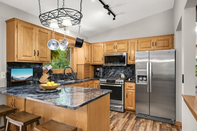 8553 Chanhassen Hills Drive S, Chanhassen, MN 55317