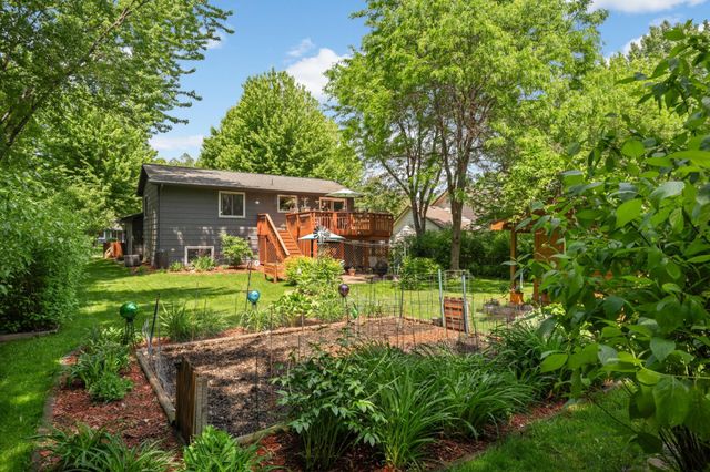 8553 Chanhassen Hills Drive S, Chanhassen, MN 55317