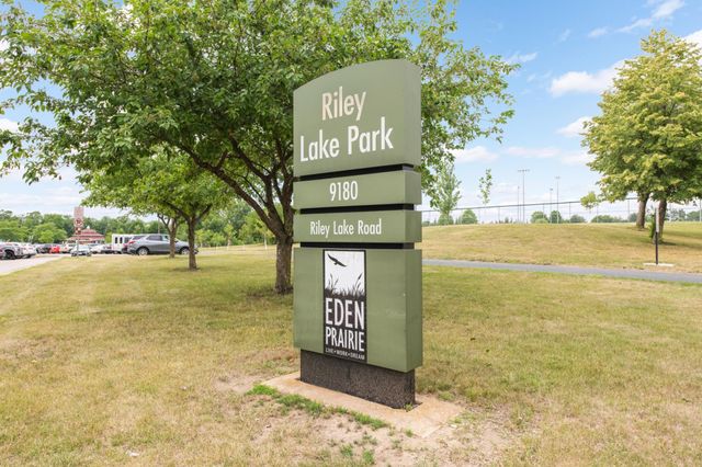 8553 Chanhassen Hills Drive S, Chanhassen, MN 55317