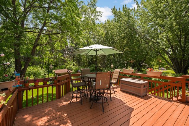 8553 Chanhassen Hills Drive S, Chanhassen, MN 55317