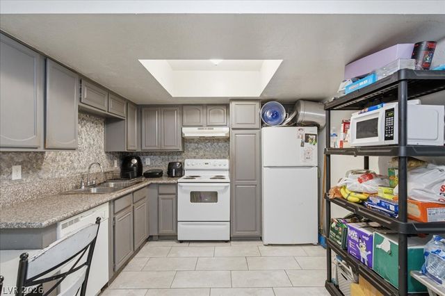 6148 Camino De Rosa Drive, Las Vegas, NV 89108