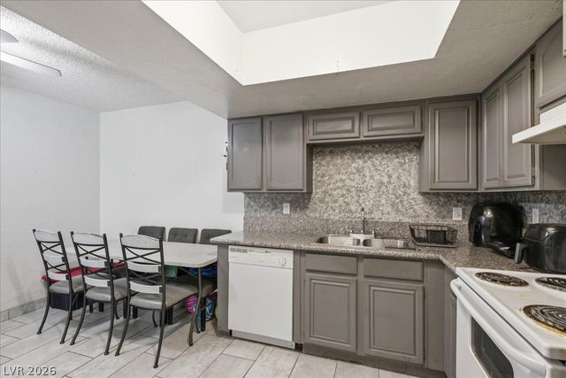 6148 Camino De Rosa Drive, Las Vegas, NV 89108