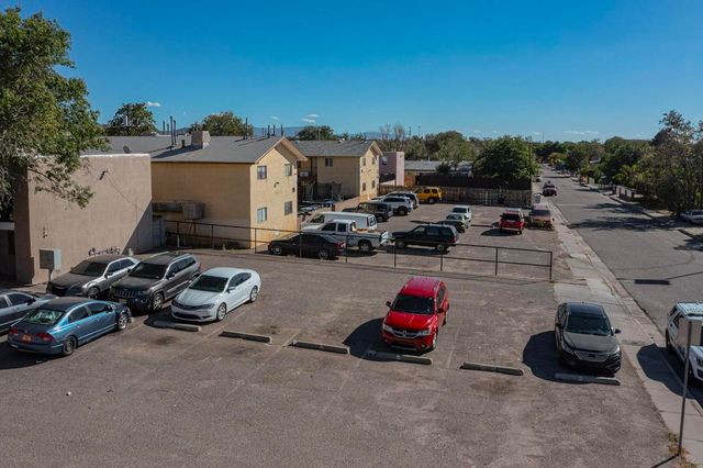 502 Utah Street NE, Albuquerque, NM 87108