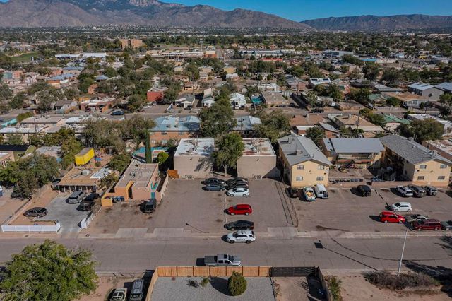 502 Utah Street NE, Albuquerque, NM 87108