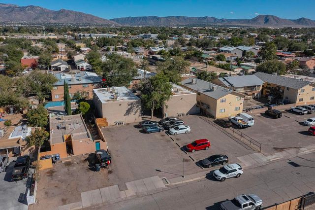 502 Utah Street NE, Albuquerque, NM 87108