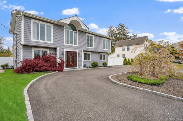 18 Ithaca Street, Lindenhurst, NY 11757