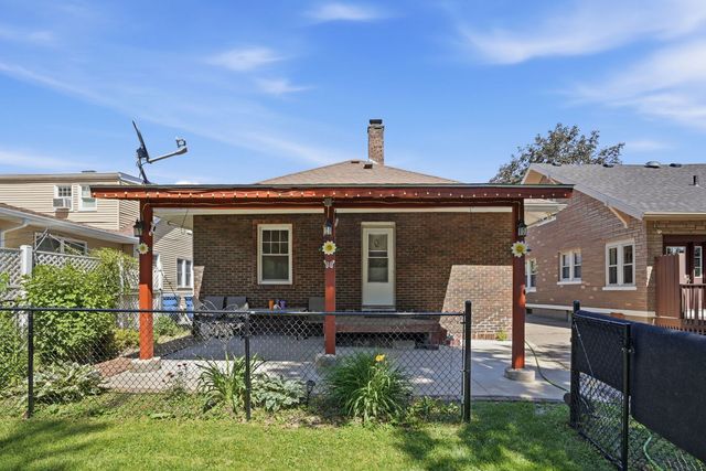 2175 18TH Street, East Moline, IL 61244