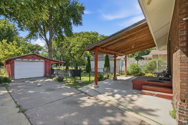 2175 18TH Street, East Moline, IL 61244