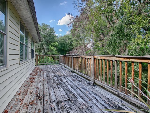 853 CR 484, Lake Panasoffkee, FL 33538