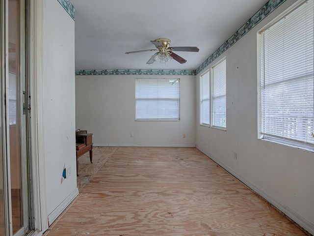 853 CR 484, Lake Panasoffkee, FL 33538