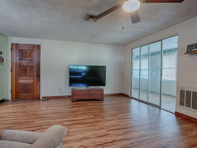 853 CR 484, Lake Panasoffkee, FL 33538